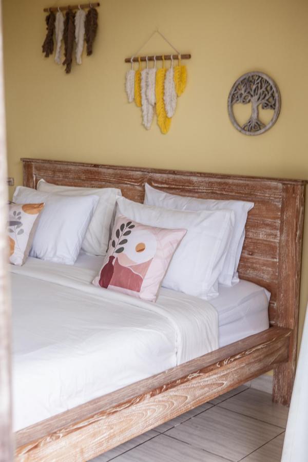 The Spare Room Bali Canggu Εξωτερικό φωτογραφία